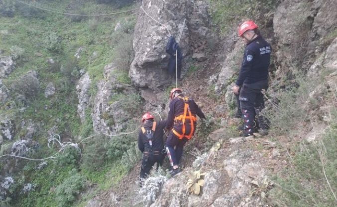 Dağda mahsur kalan vatandaş itfaiye ekiplerince kurtarıldı