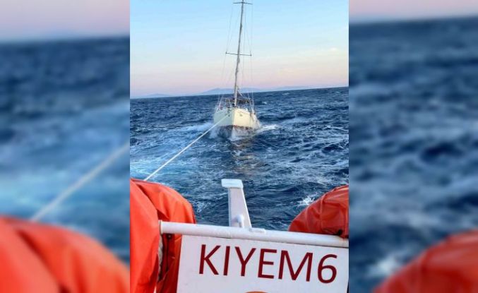 Datça açıklarında sürüklenen yelkenli tekne kurtarıldı