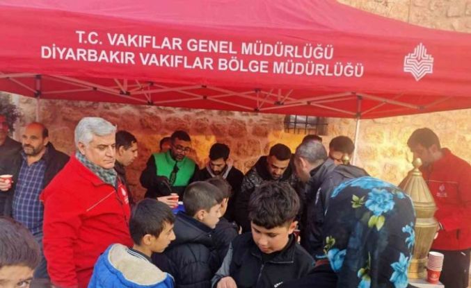Diyarbakır Vakıflar Bölge Müdürlüğünden kandil dolayısıyla salep ikramı