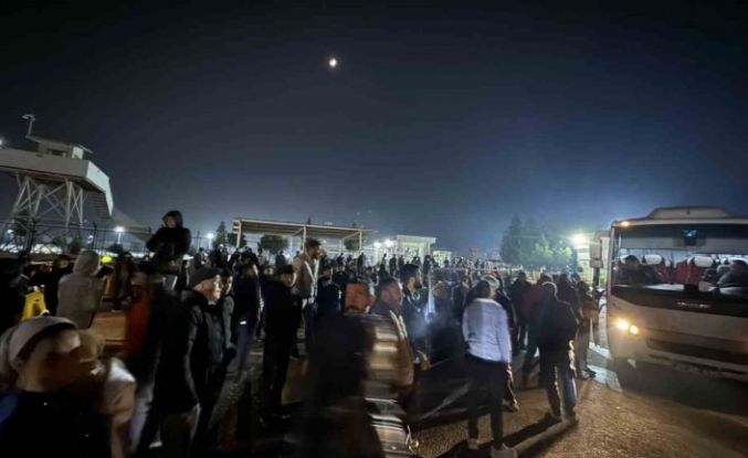 Diyarbakır’da tahliye olan tutuklular davul zurnayla karşılandı