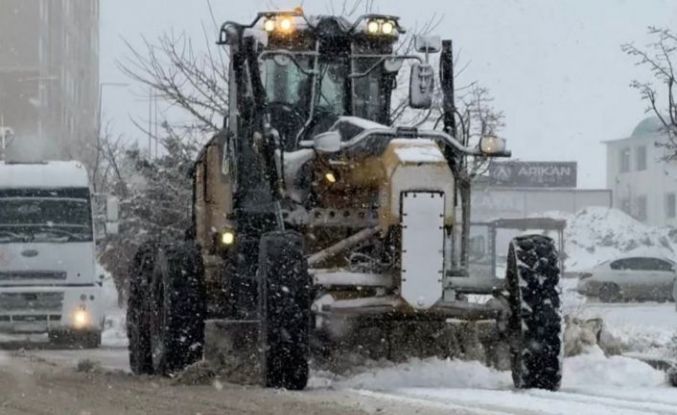 Elazığ’da karla mücadele çalışmaları sürüyor