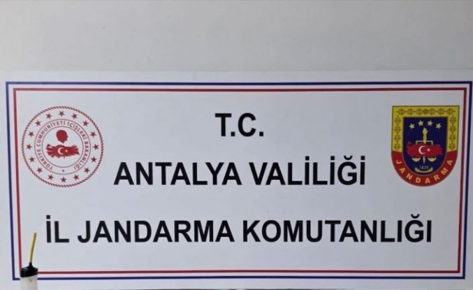 Elmalı’da jandarmadan uyuşturucu baskını