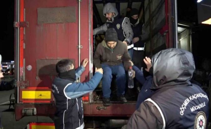 Erzurum’da yılbaşı öncesi polis, asayiş uygulamalarına start verdi