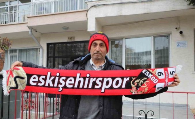 Eskişehir’de apartman sakinleri, Eskişehirspor sevgisini binaya taşıdı