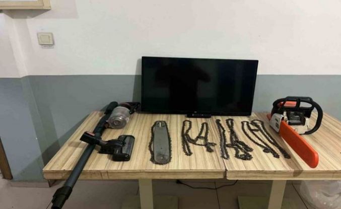 Evde buldukları her şeyi çaldılar: 2 tutuklama