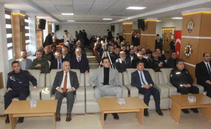 Ezanı güzel okumak için yarıştılar