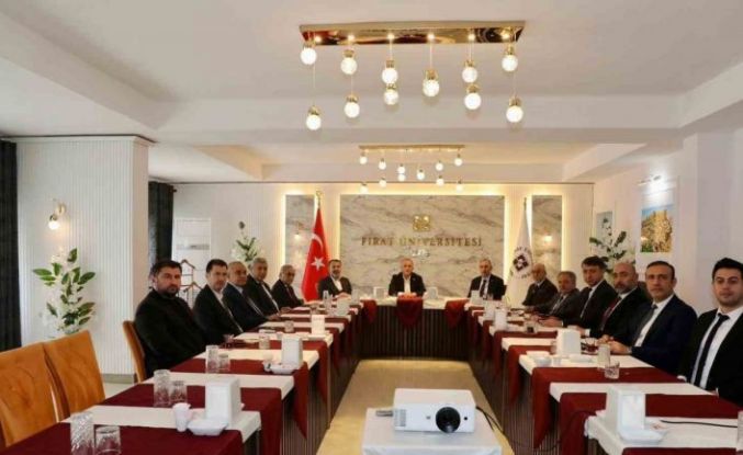 Fırat Üniversitesi paydaşları ile bir araya geldi