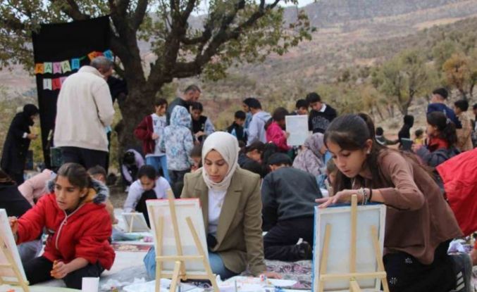 Gabar’ın eteklerinde umutlar tuvale yansıdı