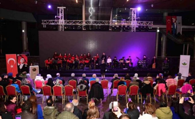 Genç müzisyenler, Bursalılara müzik ziyafeti sundu