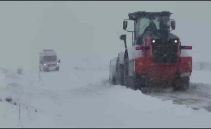 Gercüş’te kardan kapanan 45 köy yolu ulaşıma açıldı
