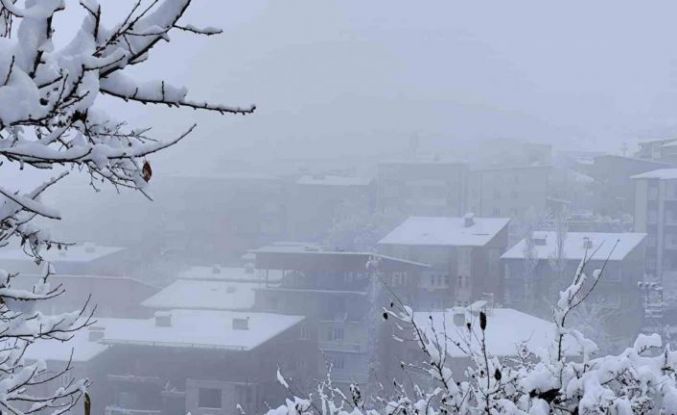 Hakkari’de kar yağışı yerini sise bıraktı