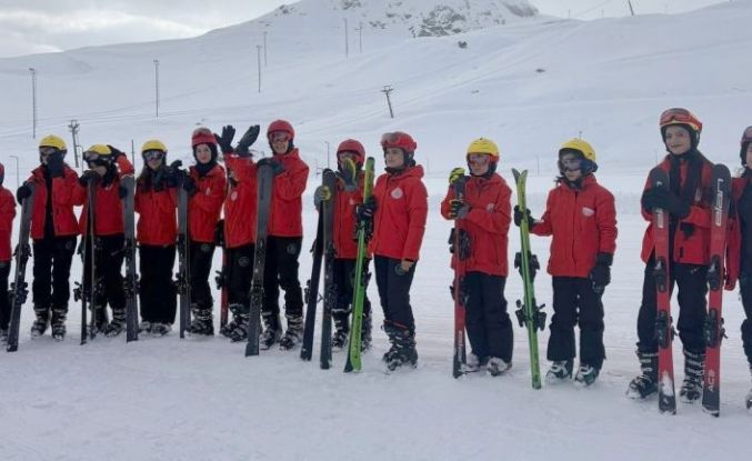 Hakkari’de karlar üzerinde ilk adımlar
