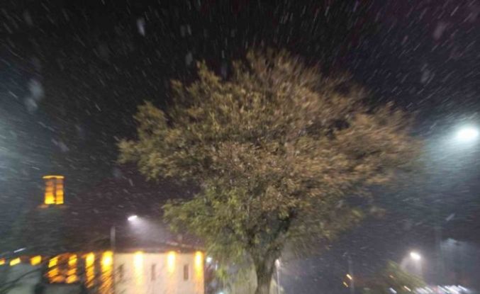 Harput’ta kar yağışı başladı