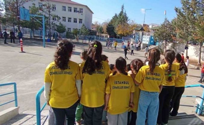 İstanbul’daki Çermiklilerden öğrencilere forma desteği