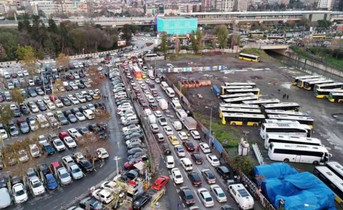 Kadıköy’de derbi öncesi trafik durma noktasına geldi