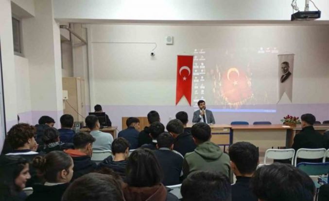 Karakoçan’da öğrencilere konferans