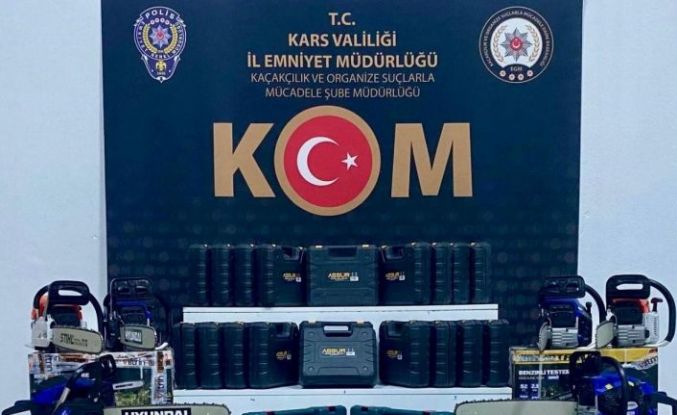 Kars’ta kaçakçılık operasyonu: Çok sayıda tütün ve elektronik malzeme ele geçirildi