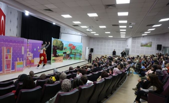 Kartepe’de çocuklara "Küçük Cesaretler Kulübü" oyunu sahnelendi