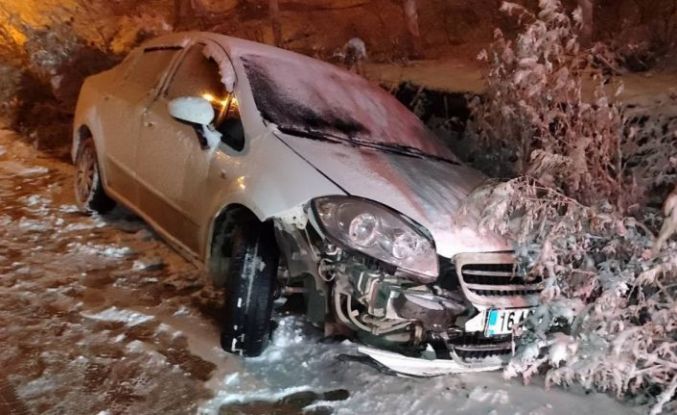 Kaygan zeminde kontrolü kaybedip kazaya neden oldu: 3’ü çocuk 7 kişi yaralandı