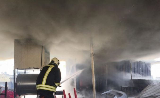 Kırıkhan’da evin çatı katı alevlere teslim oldu