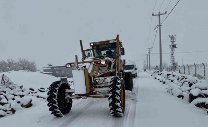 Kırsal mahallelerde 572 kilometre yol ulaşıma açıldı