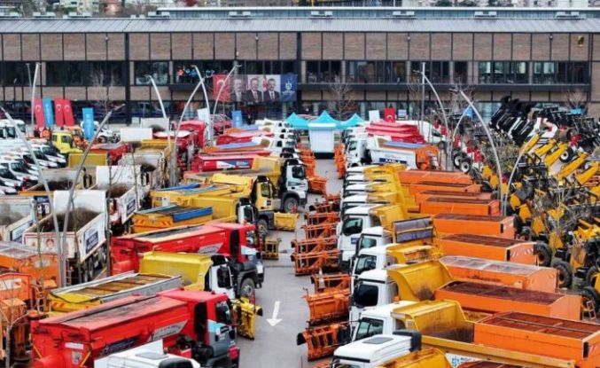 Kocaeli’de 265 milyon liralık 42 yeni iş makinesi hizmete girdi