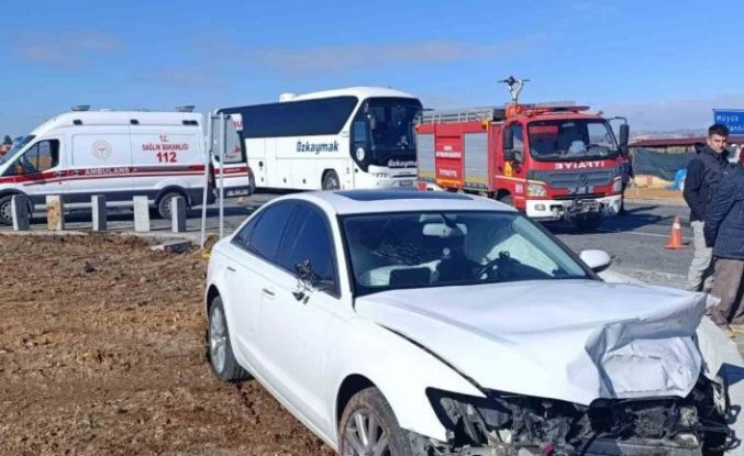 Konya’da iki otomobil çarpıştı: 2 yaralı