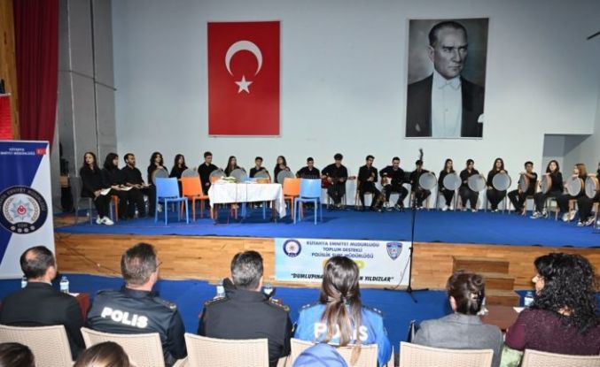 Kütahya’da parlayan yıldızlar sahne aldı