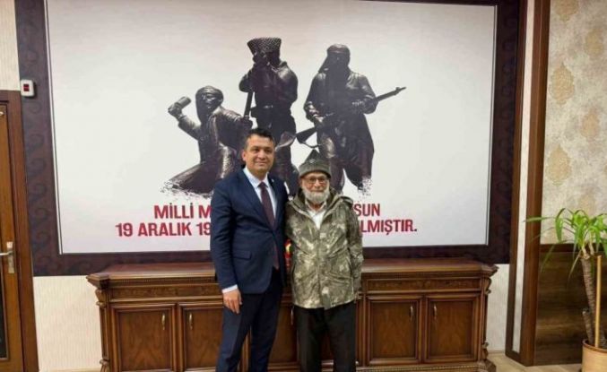 Mandalinaları Mehmetçiğe ulaştıran elmacı dede, Dörtyol’a selamla döndü