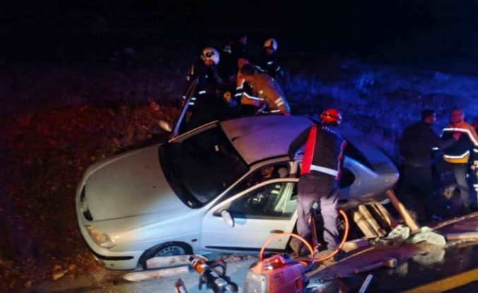 Mardin’de şarampole devrilen otomobilde 2 kişi yaralandı