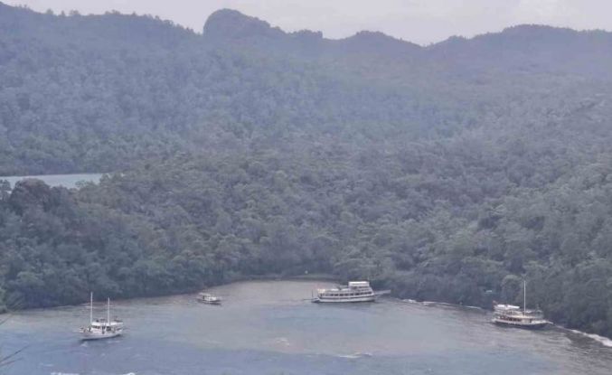 Marmaris’te 3 tekne karaya oturdu