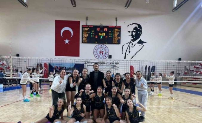 Melahat Ünügür Ortaokulu, Voleybol Yıldız Kız kategorisinde finalde