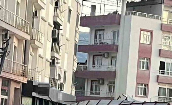 Mersin Mut’ta fırtına çatıyı uçurdu