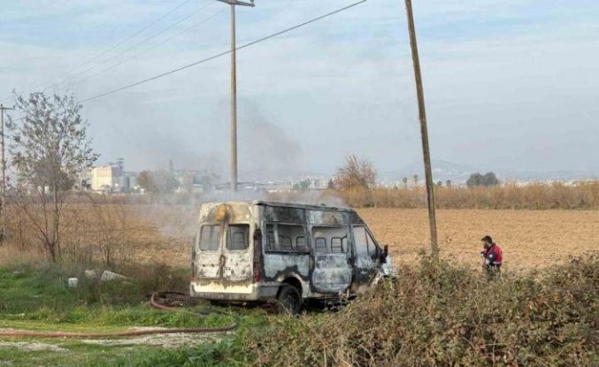 Mersin’de minibüs yangını