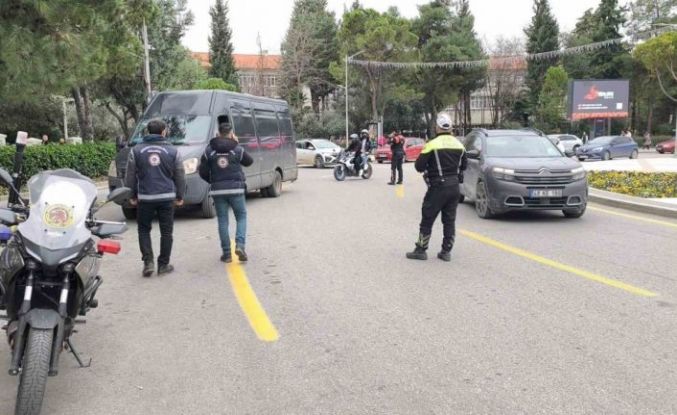 Muğla Cumhuriyet Meydanı’nda geniş kapsamlı trafik denetimi