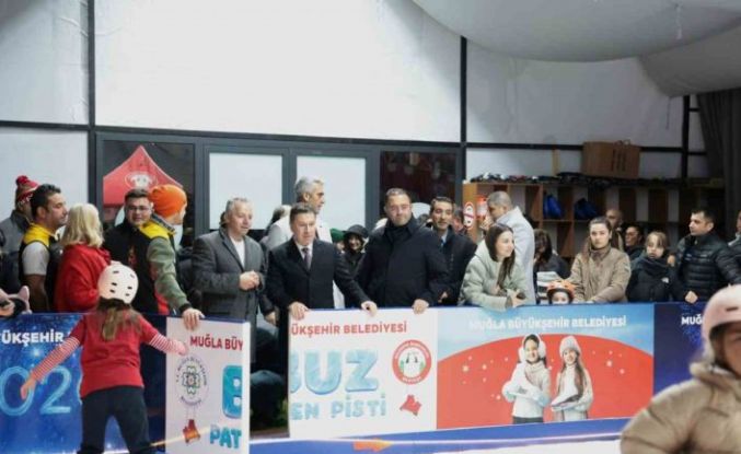 Muğla’da yeni yıl coşkusu buz paten pistiyle başladı