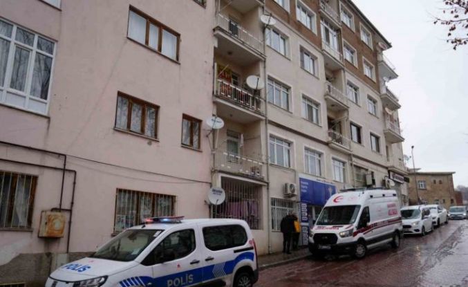 Niğde’de çift evlerinde ölü bulundu
