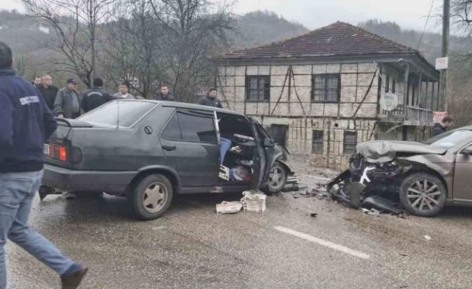 Ordu’da iki otomobil çarpıştı: 1 yaralı