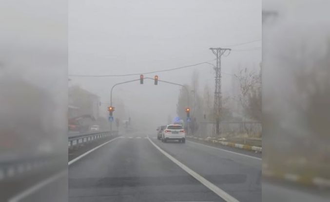 Patnos’ta etkili olan yoğun sis günlük hayatı olumsuz etkiledi