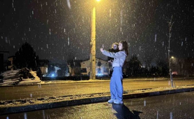 Safranbolu’nun yüksek kesimlerinde kar yağışı etkili olmaya başladı