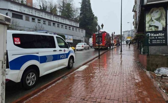 Sağlık ocağının deposunda yangın paniği