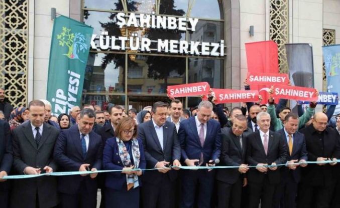 Şahinbey Belediyesi’nin Nizip’e kazandırdığı Kültür Merkezi’nin açılışı yapıldı