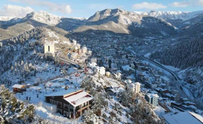 Sakin Şehir Şavşat’tan kartpostallık kış manzaraları