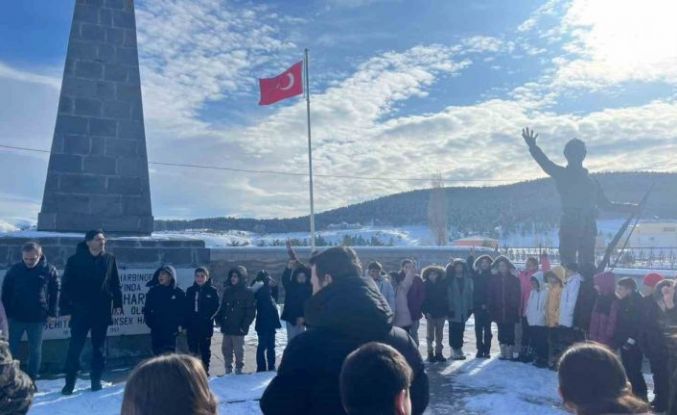 Sarıkamış’ta genç yürekler donan umutları ısıttı