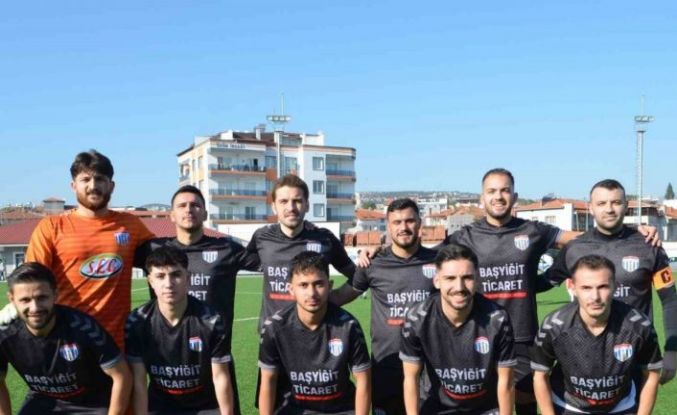 Selendi Belediyespor üçte üç yaptı