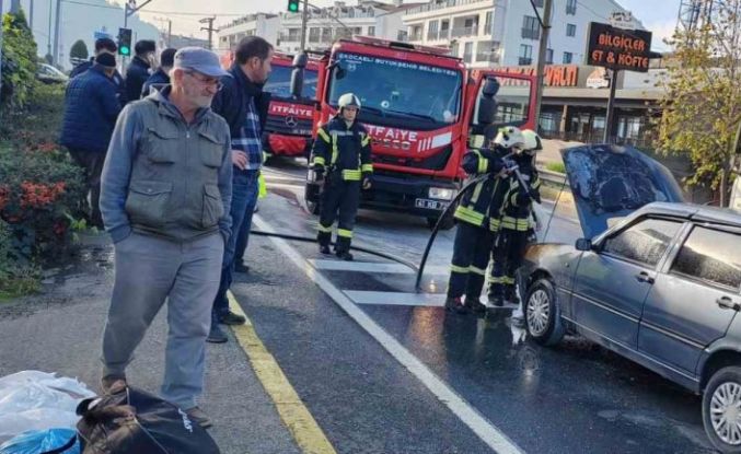 Seyir halindeki otomobilde yangın paniği