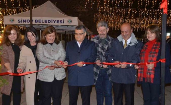 Sinop’ta yılbaşı pazarı açıldı