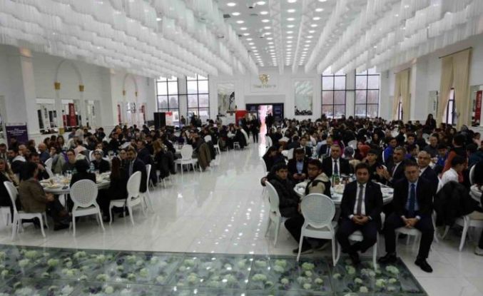 Sivas’ta öğrenciler, meslek sektörleri temsilcileri ile buluştu