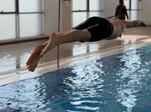 Tavşanlı’da yüzme rekoru, 1000 kişi yüzme öğrendi