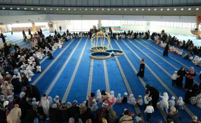 Terzibaba Camii’nde miniklerin "üç aylar" coşkusu
